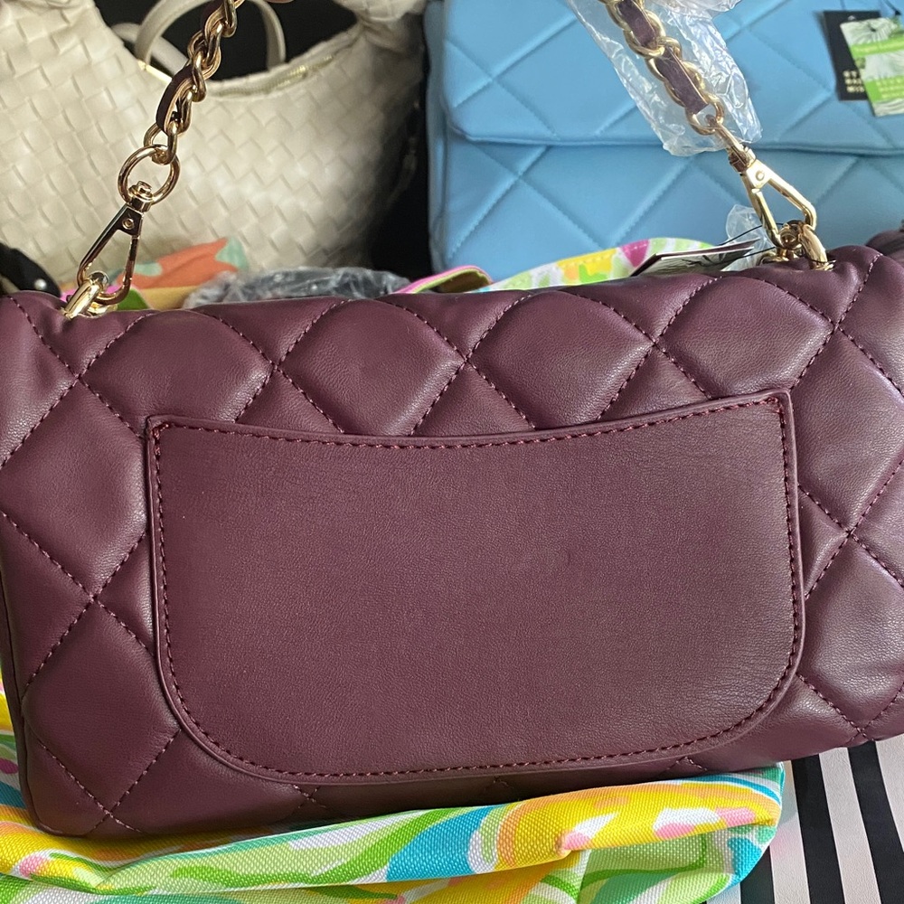 BADGLY MISCHKA NWT Elegant Quilted Burgundy crossbody Bag - Picture 2 of 3